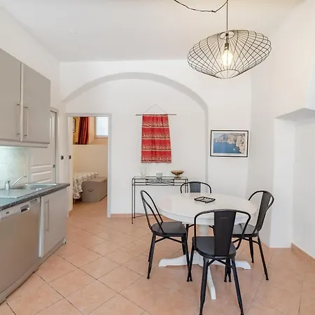 Droit Au Port Par Dodo-a-cassis 公寓 卡西斯