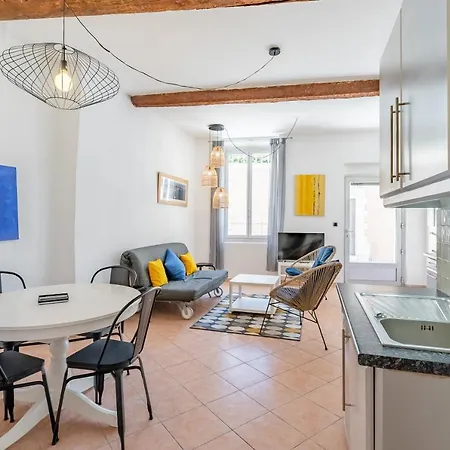 Droit Au Port Par Dodo-a-cassis 卡西斯