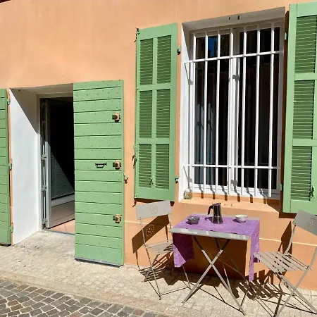 公寓 Droit Au Port Par Dodo-a-cassis *